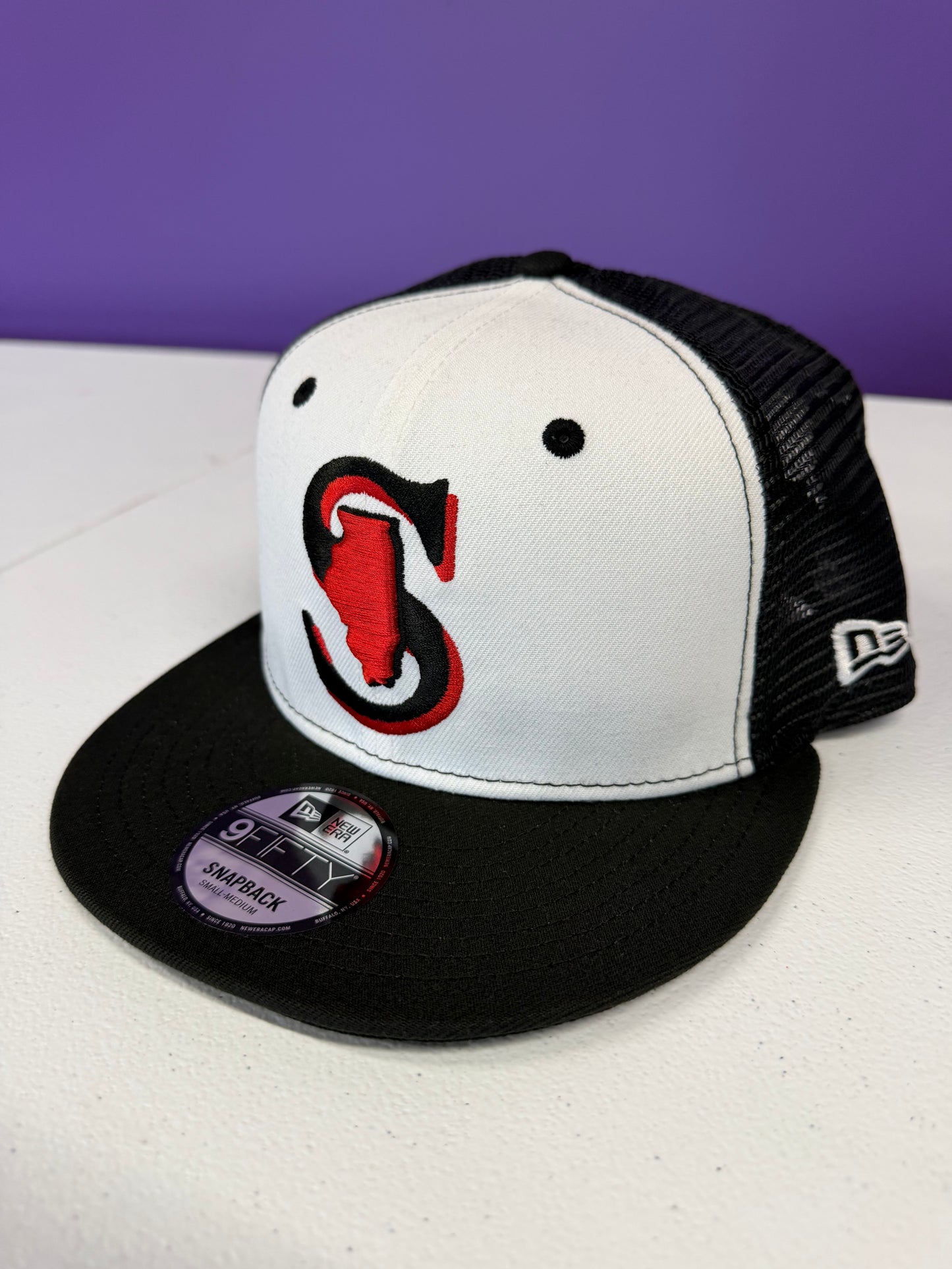 950 SPARKS TRUCKER BLACK MESH WHITE HAT