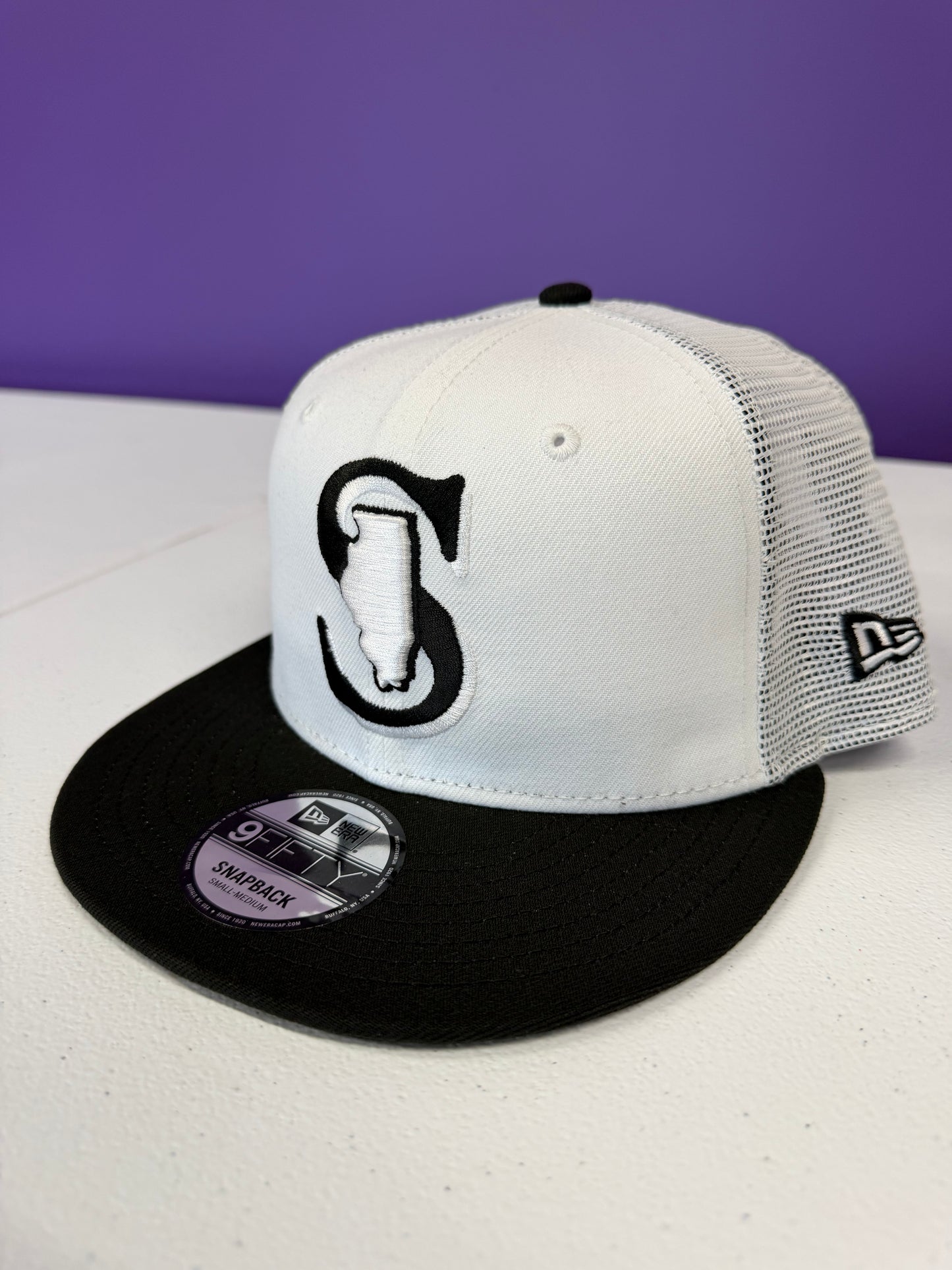 950 SPARKS TRUCKER WHITE MESH WHITE HAT