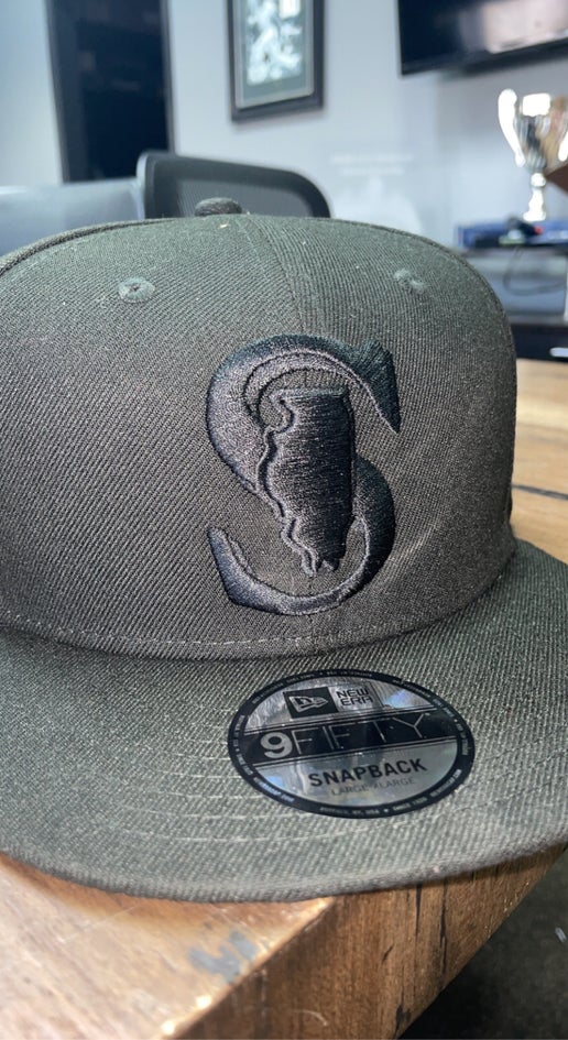NEW ERA 950 SPARKS BLACKED OUT HAT
